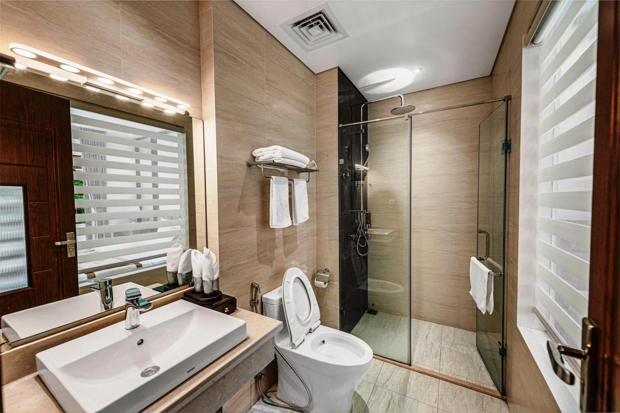 Harmony Halong Hotel Ha Long Bagian luar foto